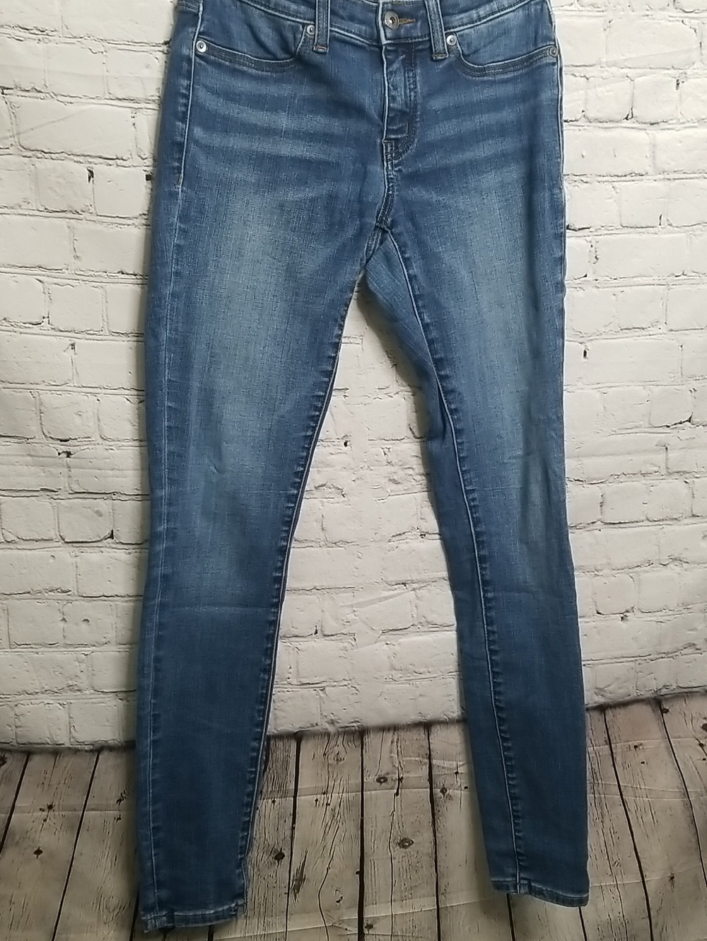Lila Ryan Skinny Jeans Light Wash Distressed Size 27